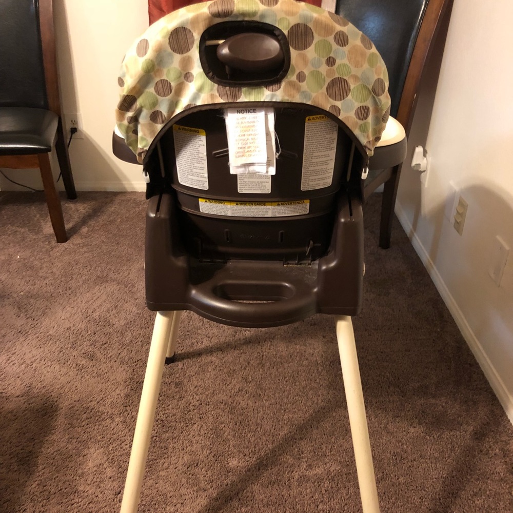 An infant high chair - Picture 4 of 4